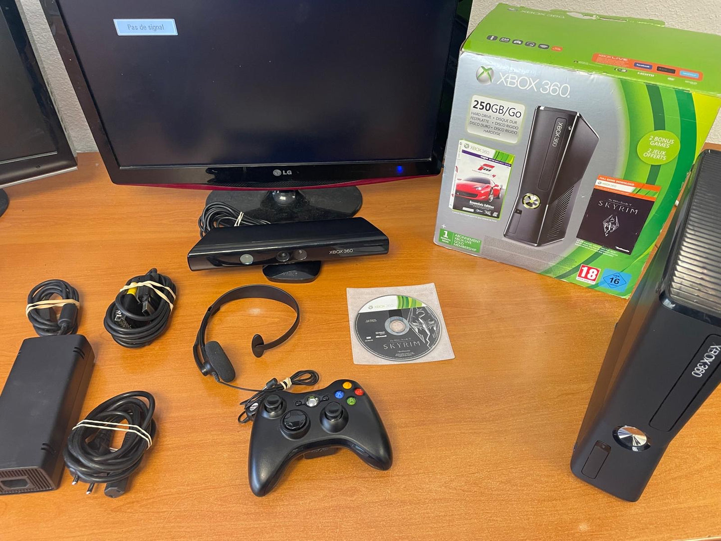 Console Xbox 360 250 GO + Kinect + boîte