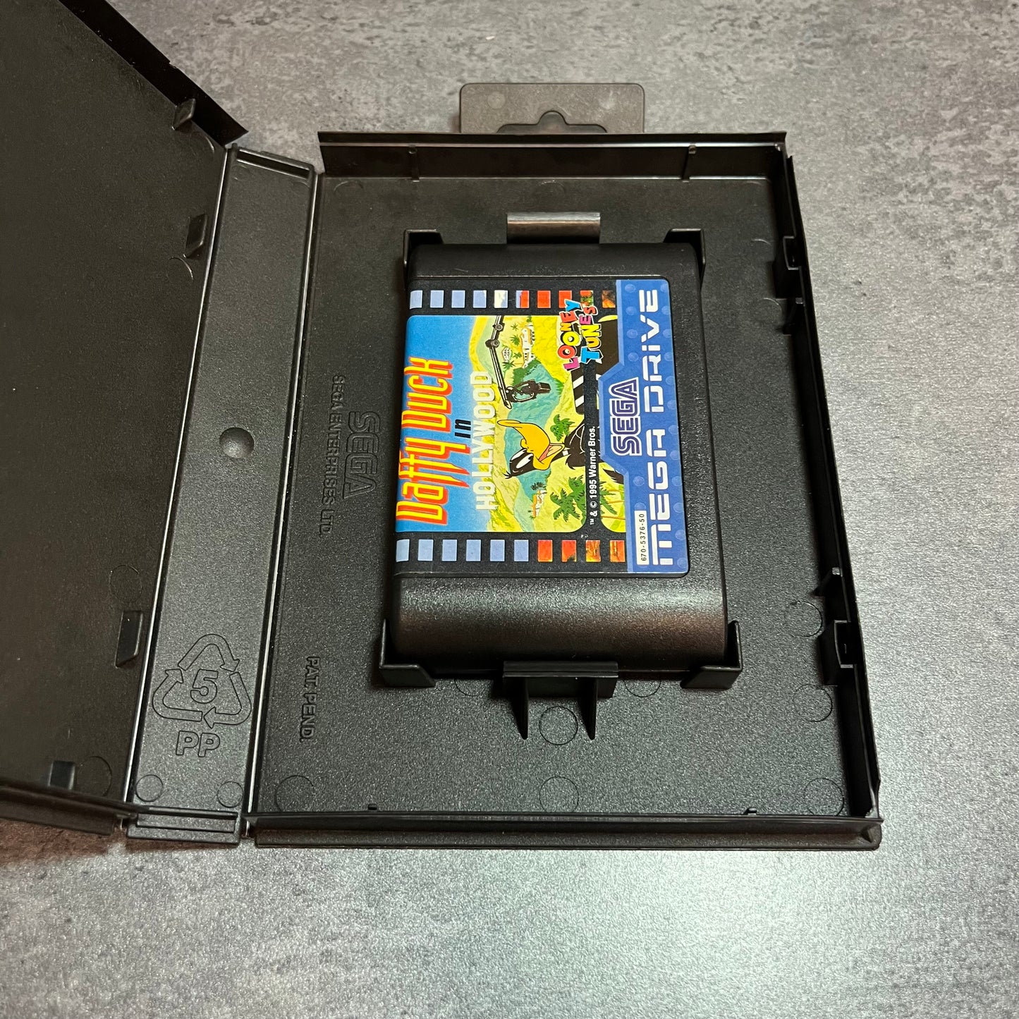 Daffy Duck in Hollywood Mega Drive