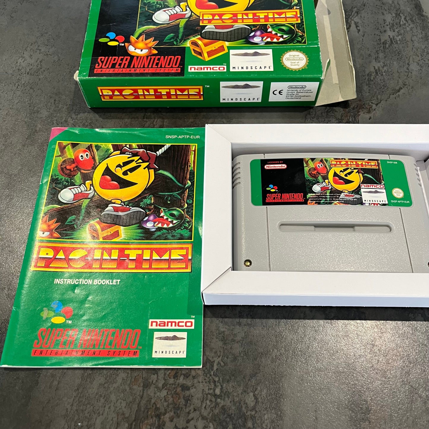 Pac-In-Time super Nintendo en boîte