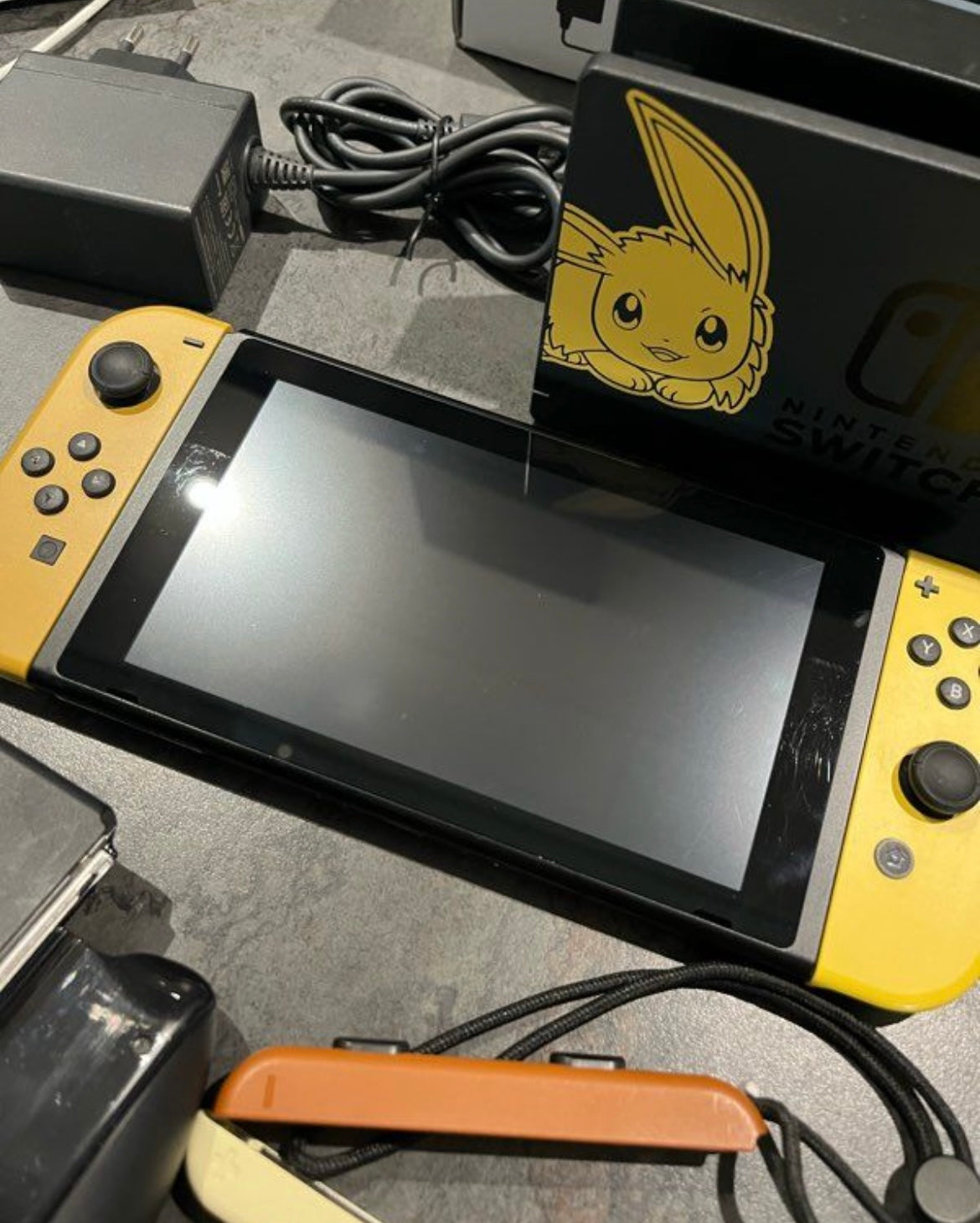 Console Nintendo Switch Pokémon Let’s Go Pikachu – Édition spéciale