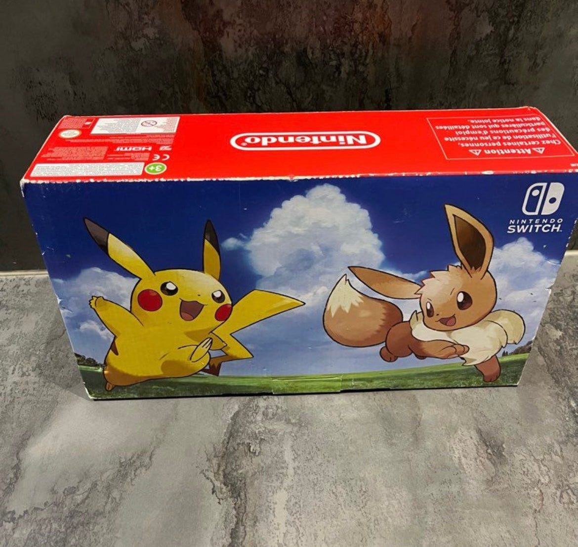Console Nintendo Switch Pokémon Let’s Go Pikachu – Édition spéciale