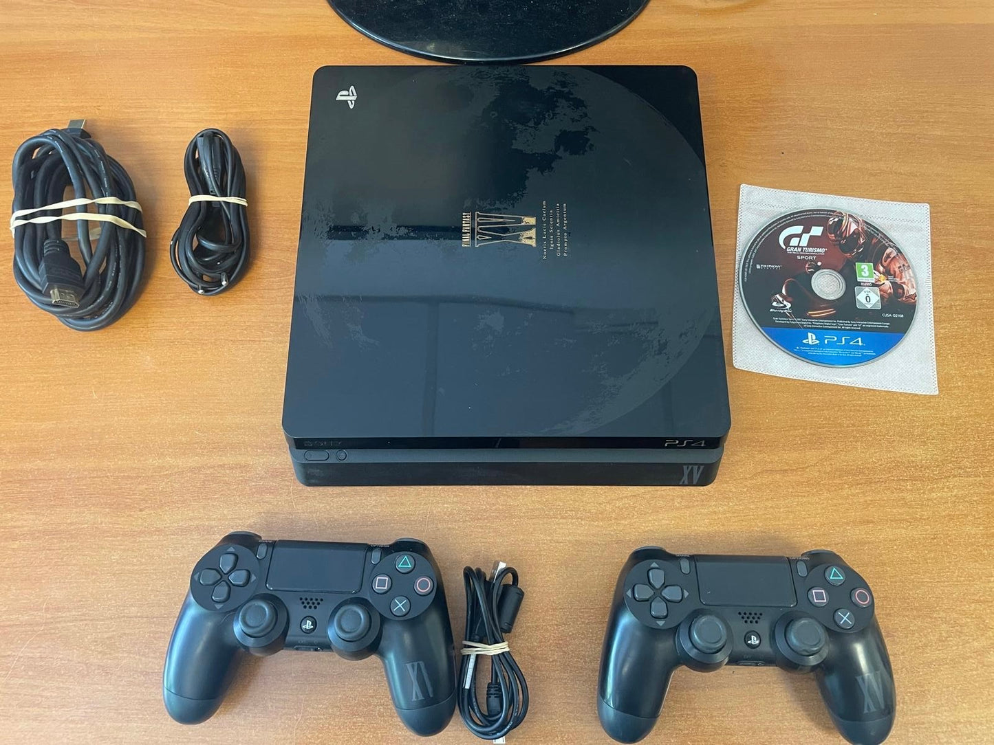 Console PS4 Slim 1 To Final Fantasy XV + 2 manettes