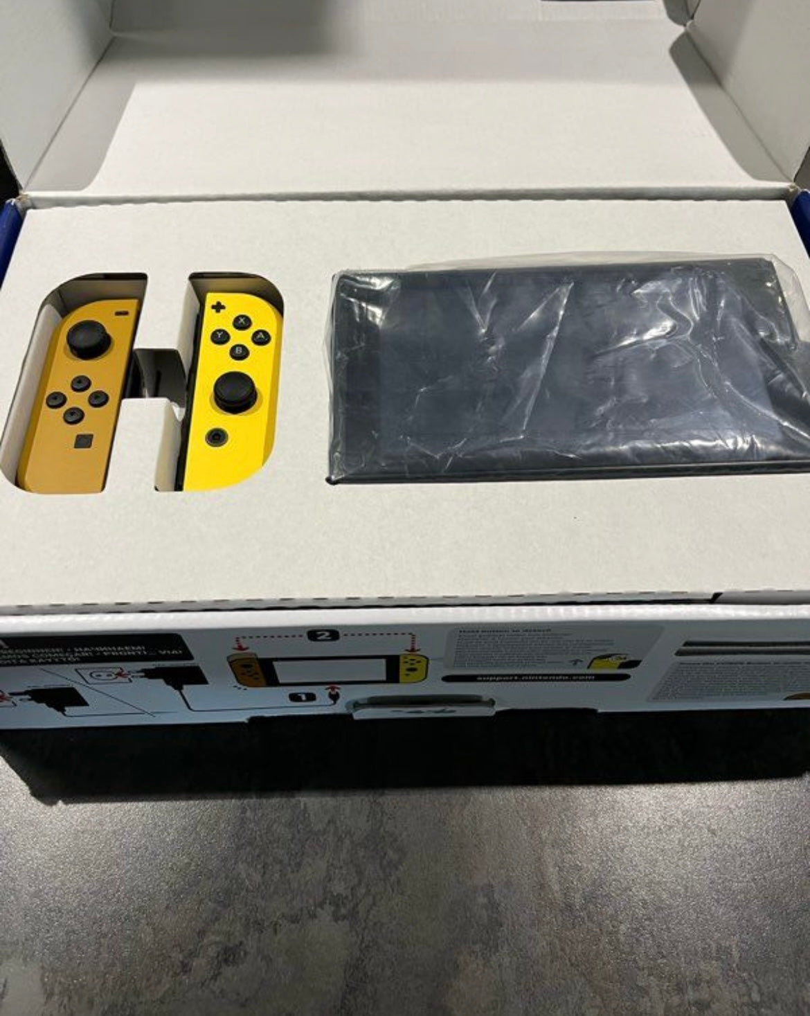 Console Nintendo Switch Pokémon Let’s Go Pikachu – Édition spéciale