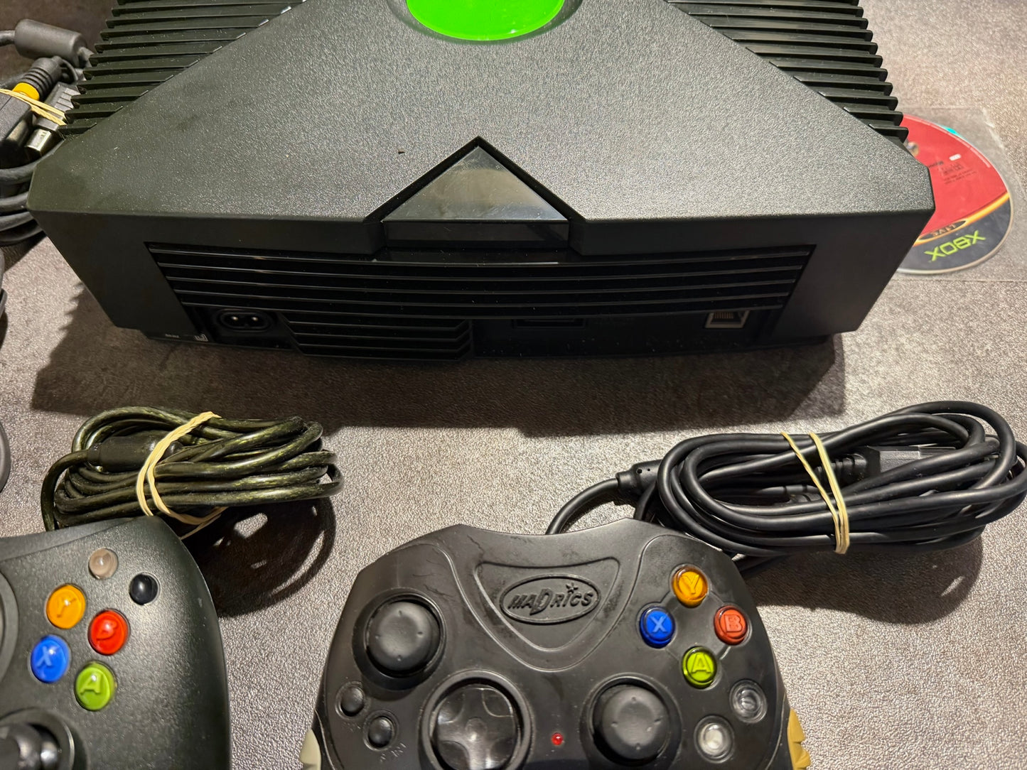 Console Xbox première génération + 2 manettes