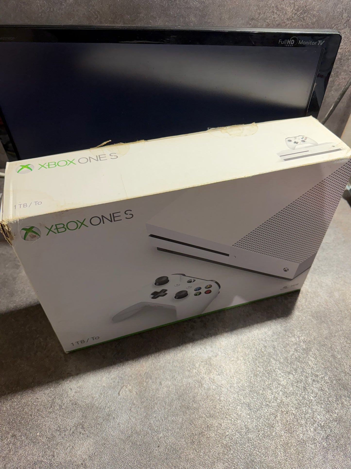 Console Xbox One S 1 To en boîte