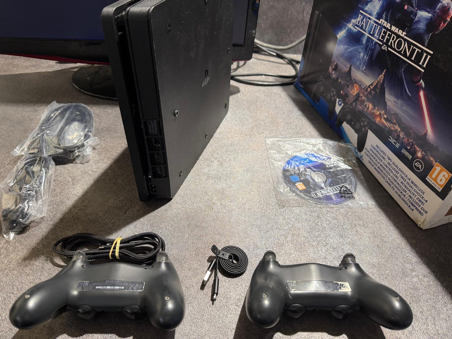 Console PS4 Star Wars Battlefront 2 en boîte