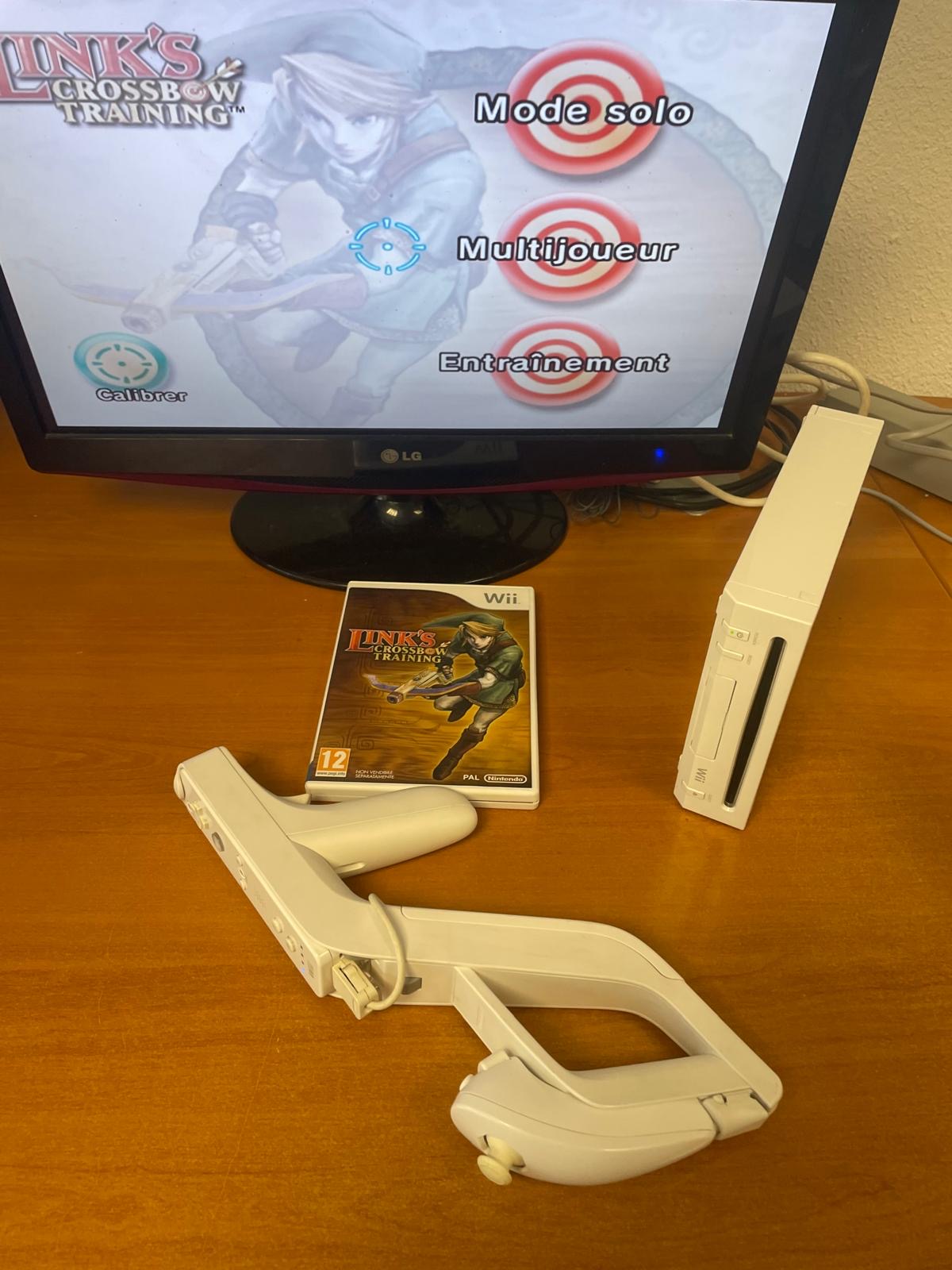 Console Wii + Link’s Crossbow Training