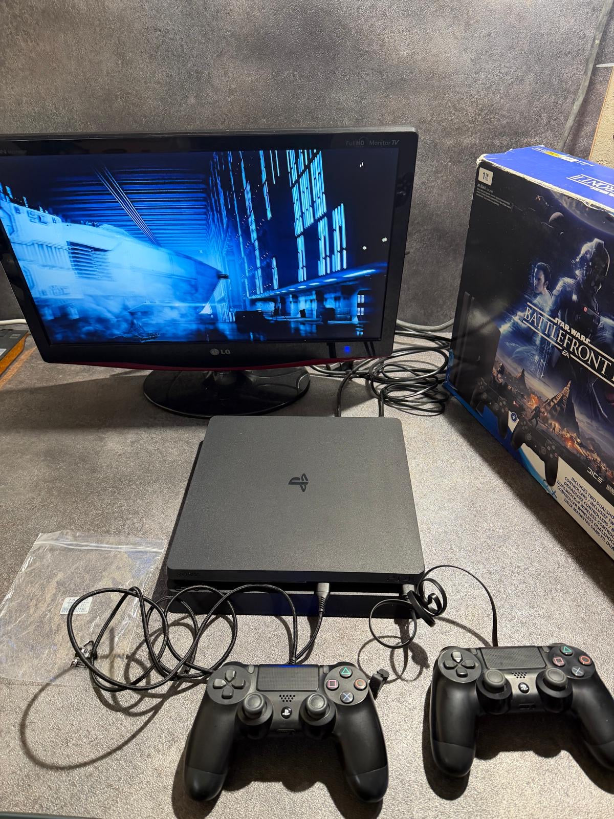 Console PS4 Star Wars Battlefront 2 en boîte