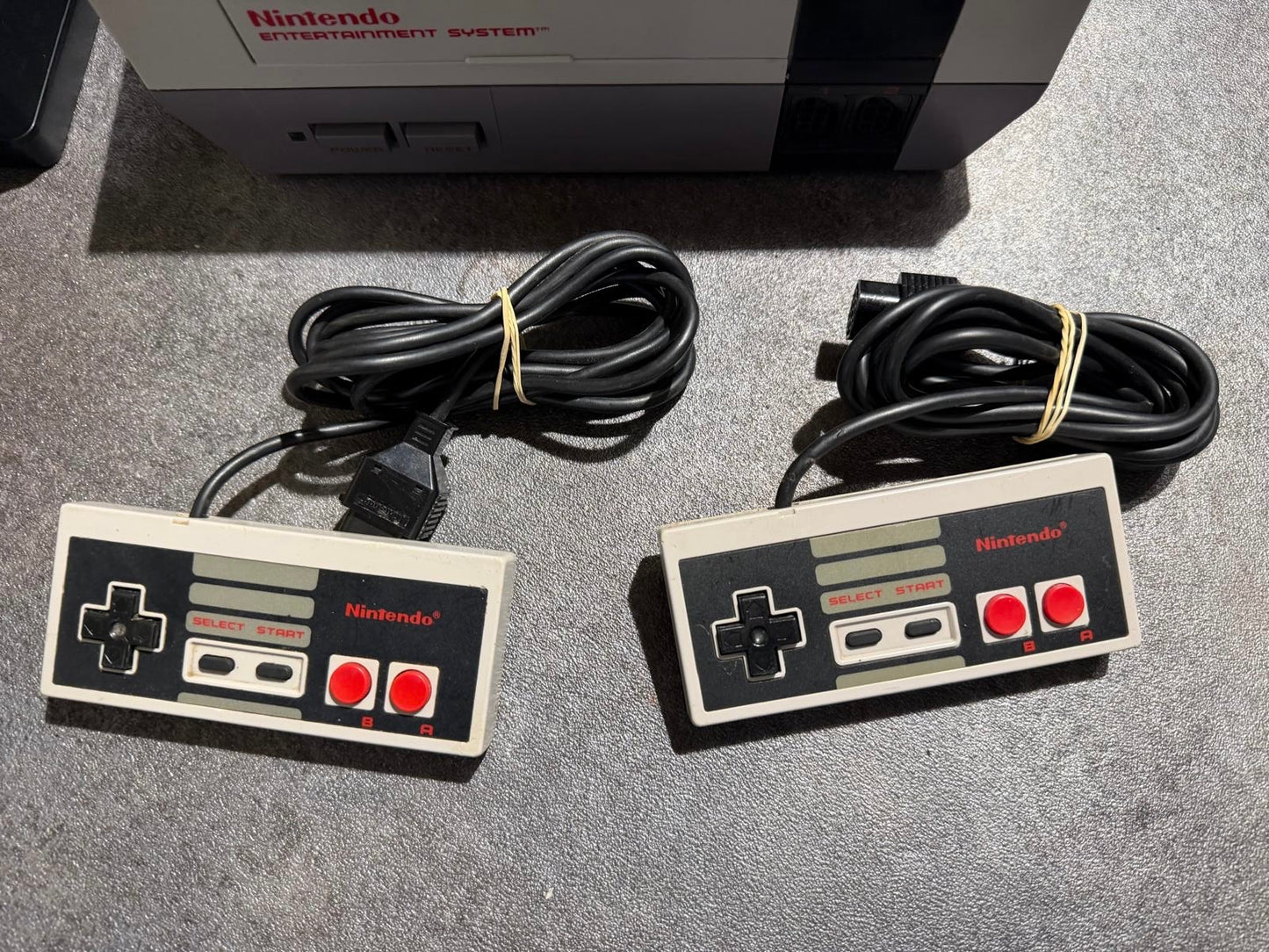 Console Nintendo nes + 2 manettes