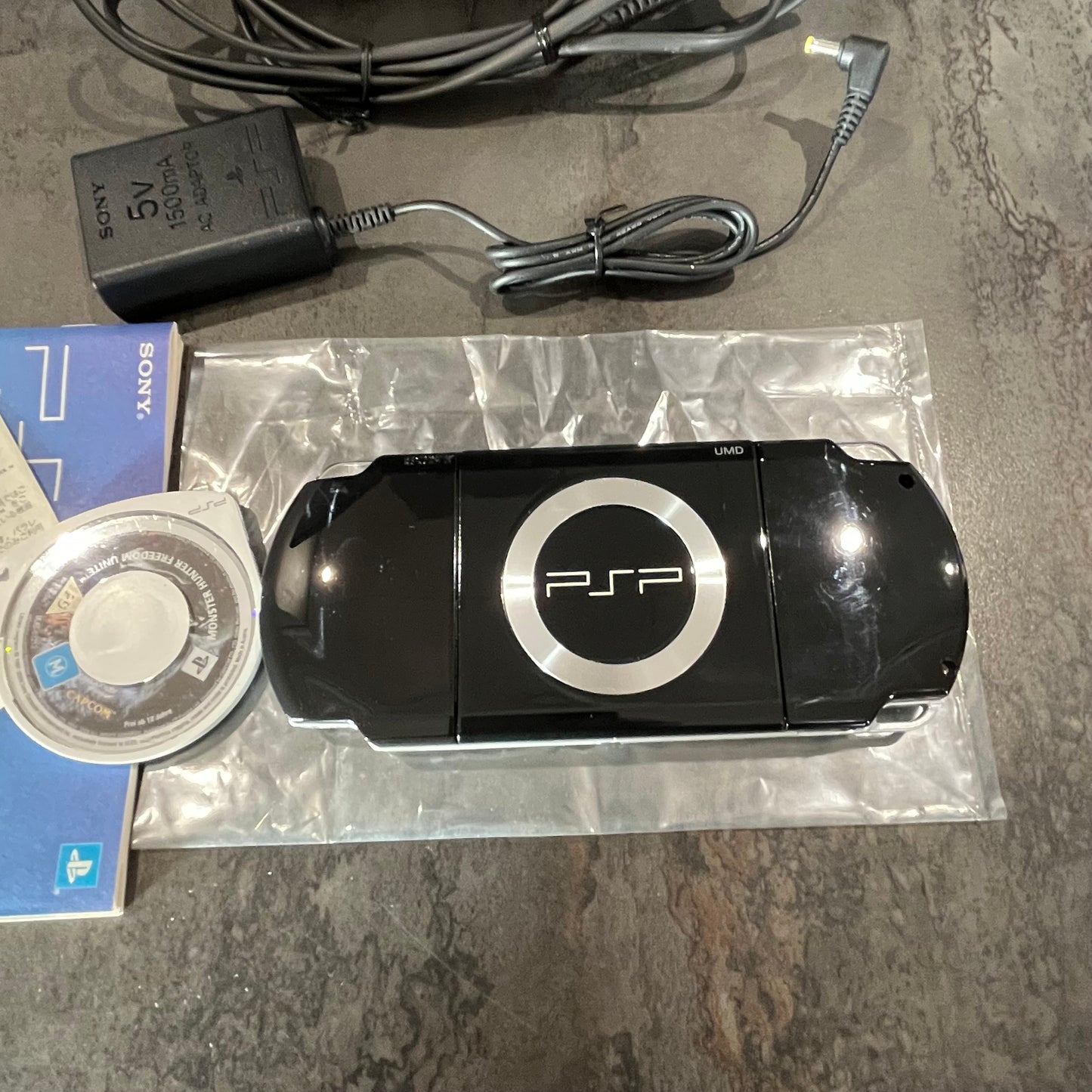 Console PSP Piano Black (PSP-2000) japonaise