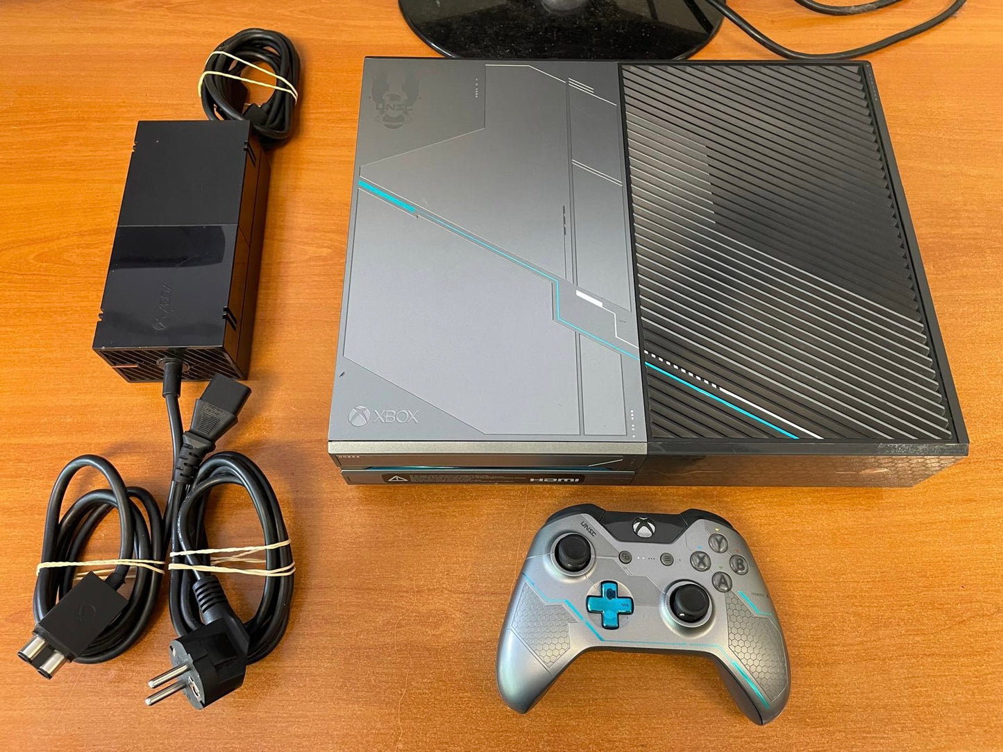 Xbox One Halo Edition