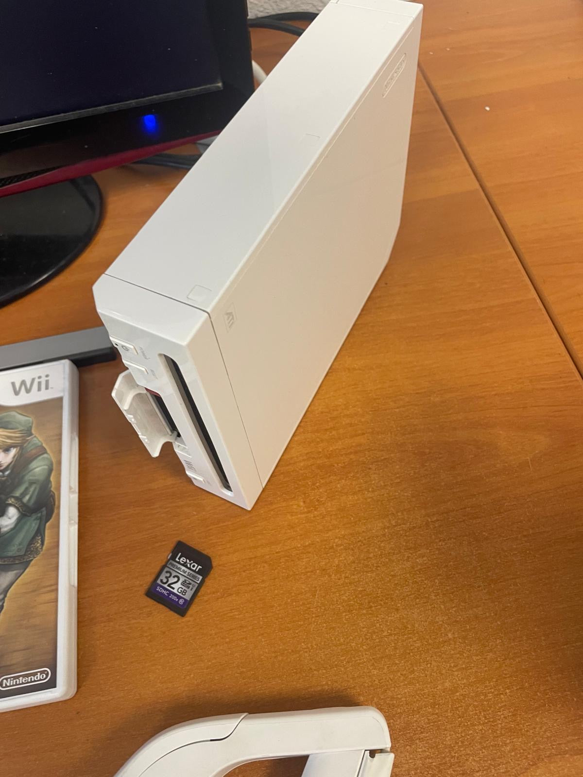 Console Wii + Link’s Crossbow Training