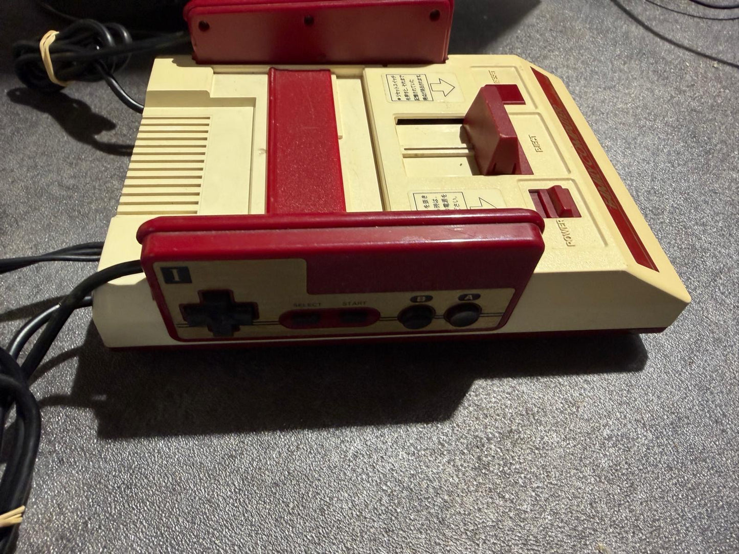 Console Family Computer (NES japonaise) bien lire