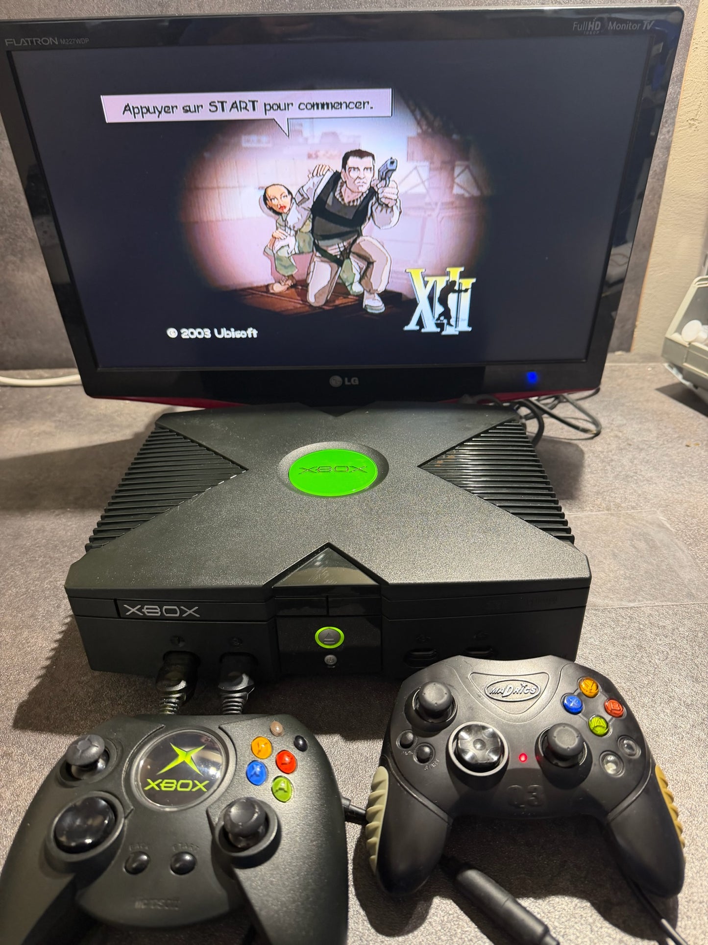 Console Xbox première génération + 2 manettes