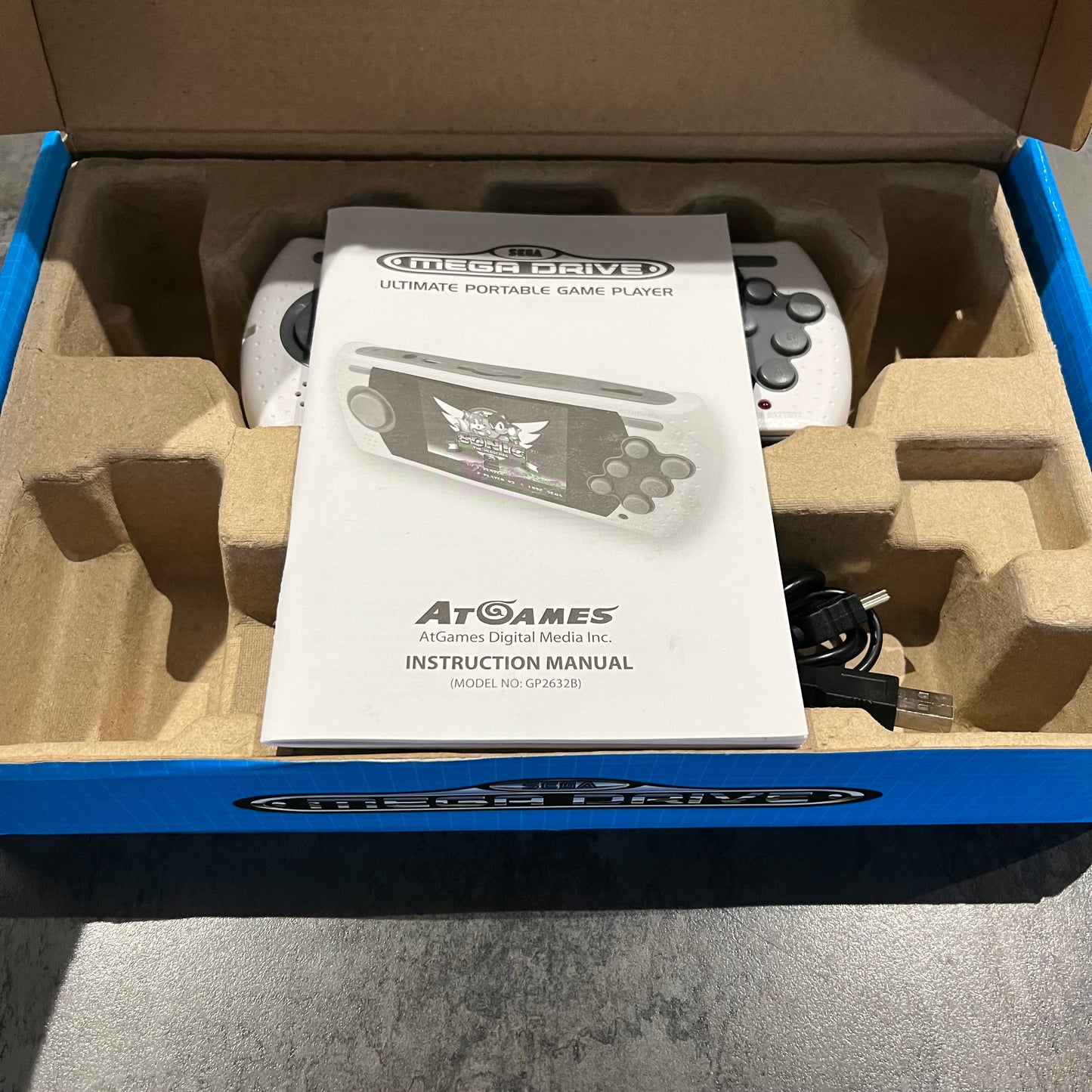 console Mega Drive Ultimate Portable