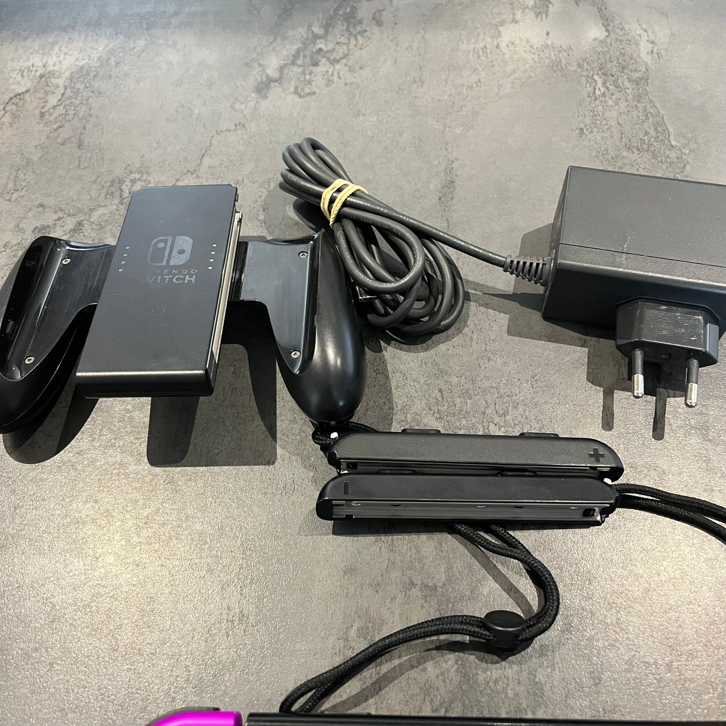 Console Switch édition Pokémon ( bien lire )