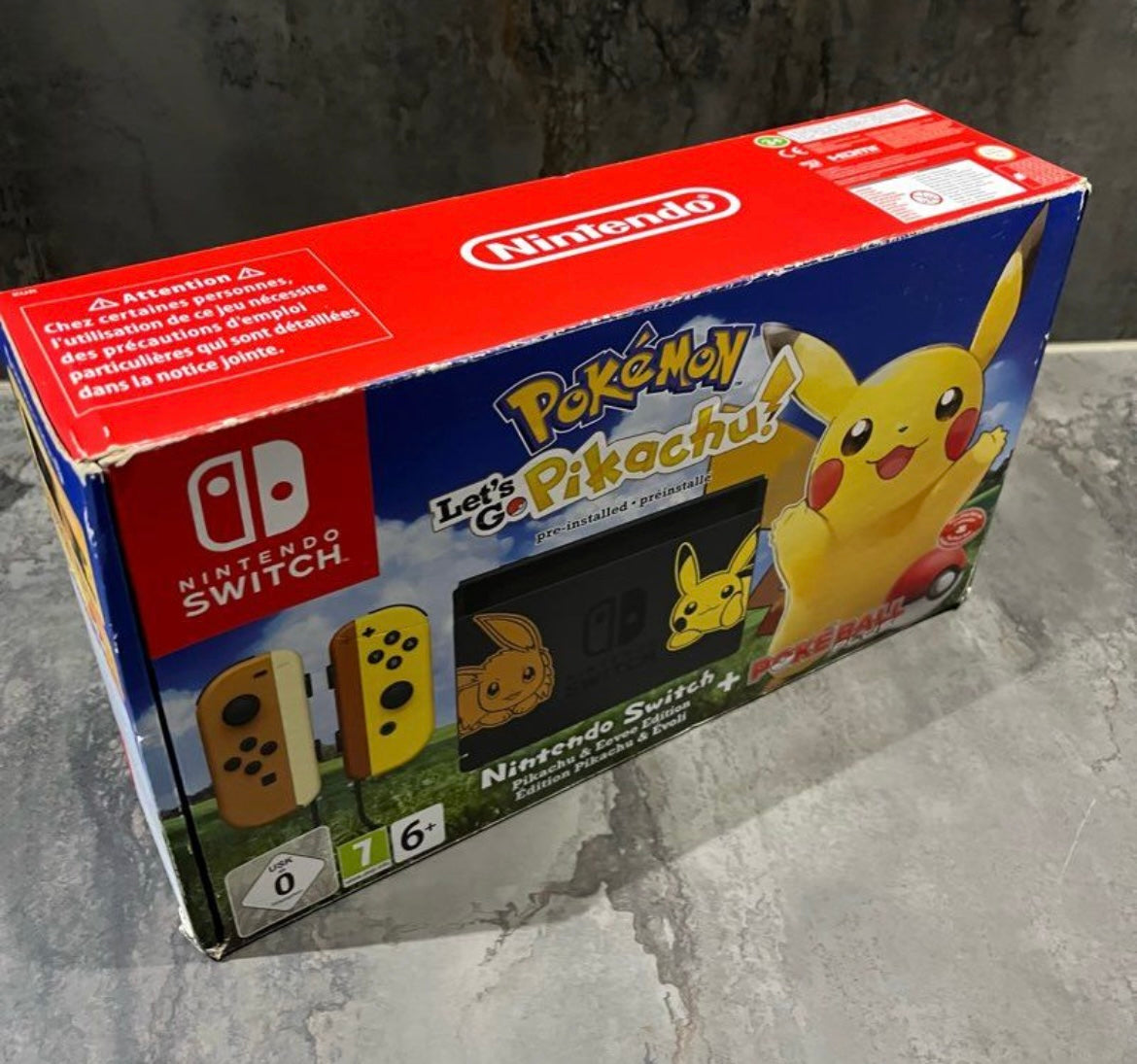 Console Nintendo Switch Pokémon Let’s Go Pikachu – Édition spéciale
