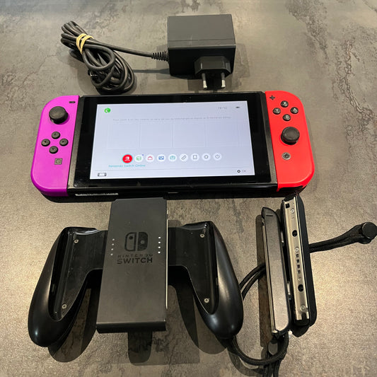 Console Switch édition Pokémon ( bien lire )