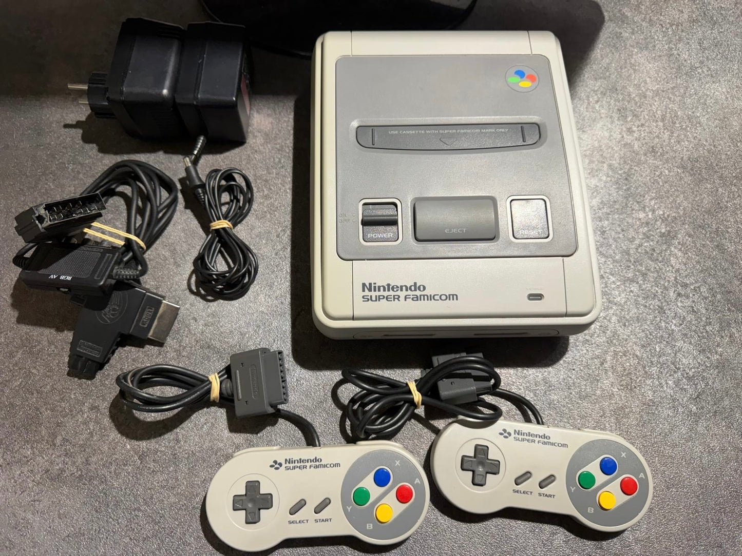 Console Super Nintendo Famicom japonaise + 2 manettes