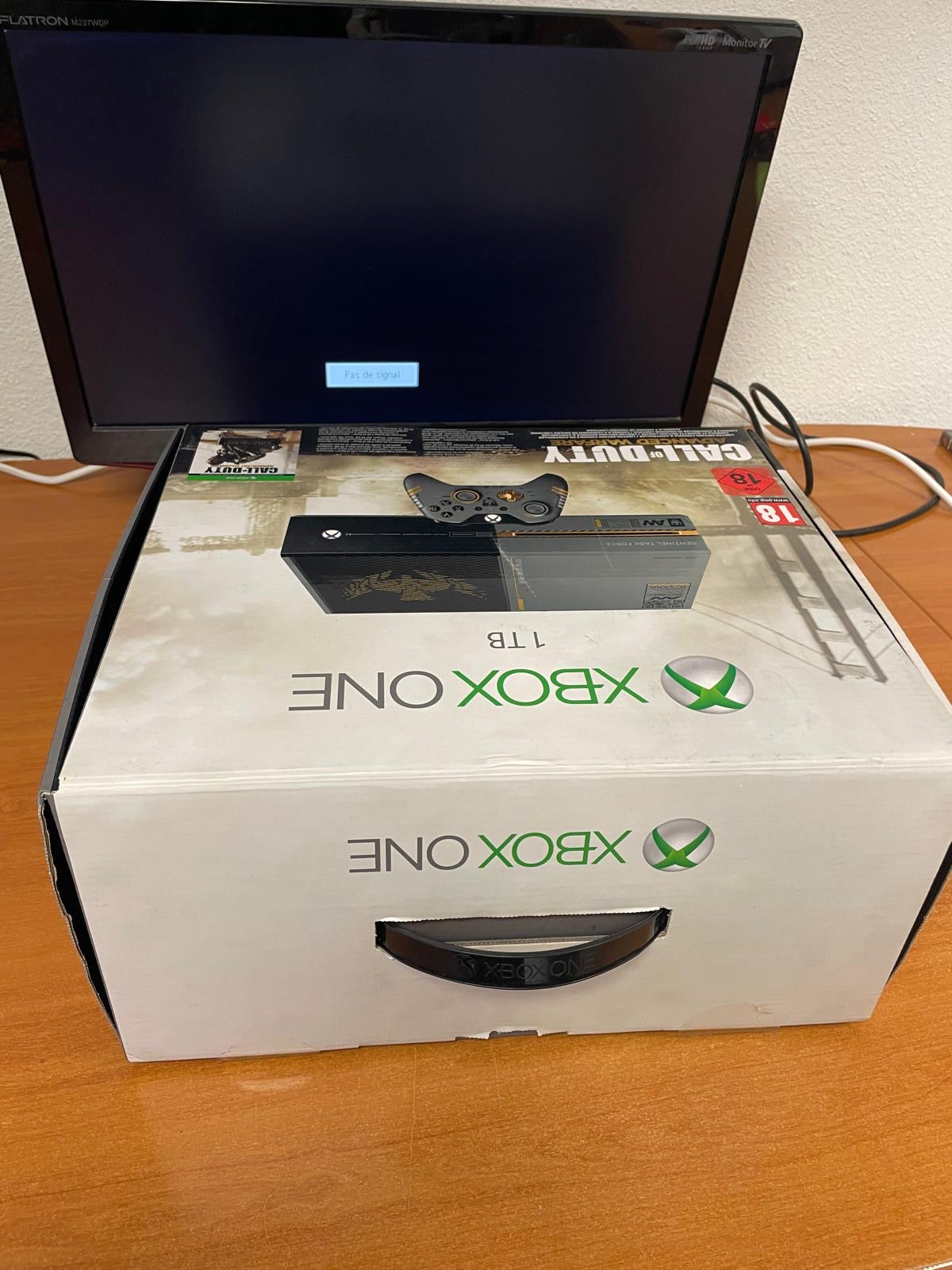 Console Xbox One Call of Duty en boîte