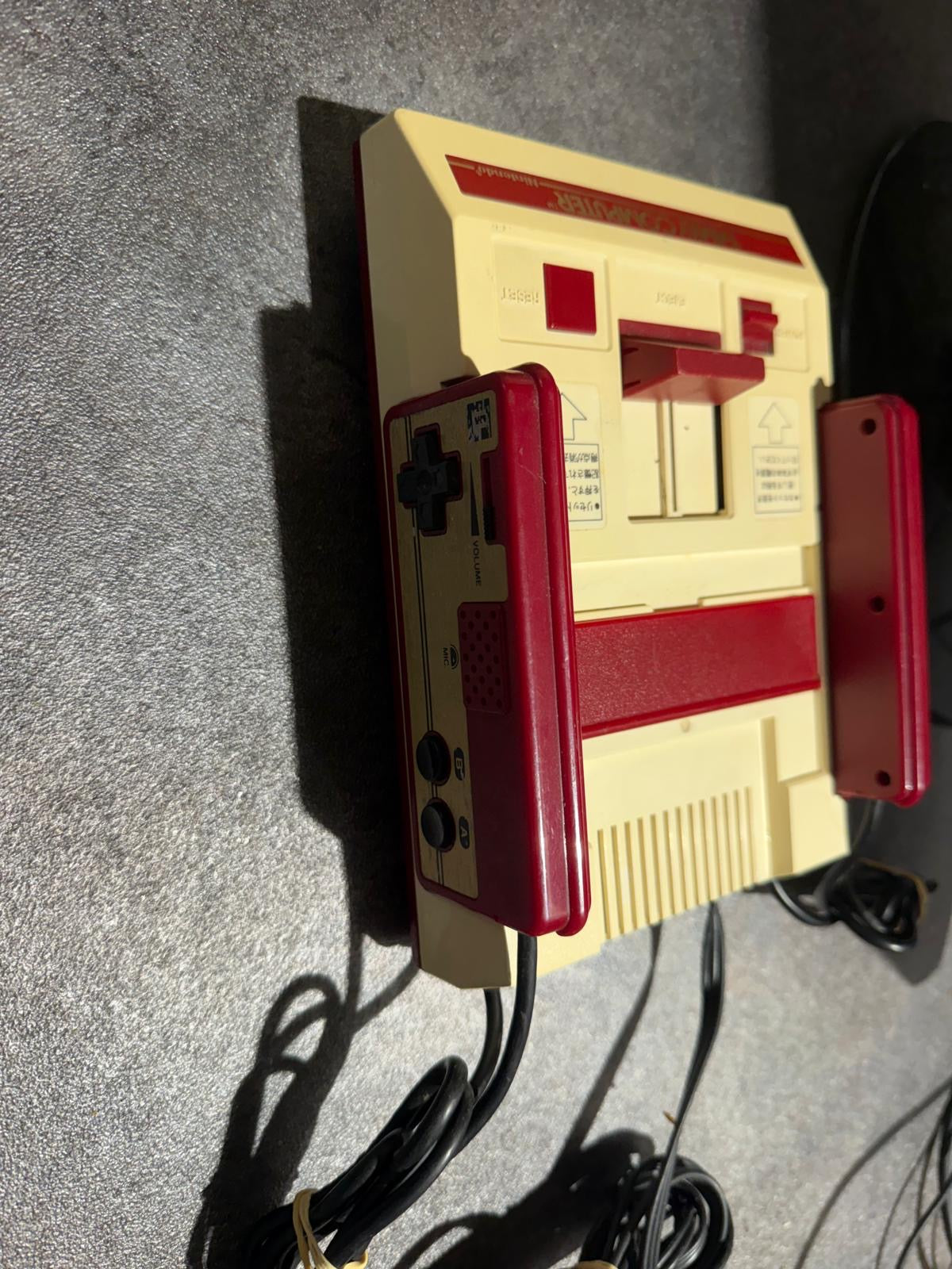 Console Family Computer (NES japonaise) bien lire