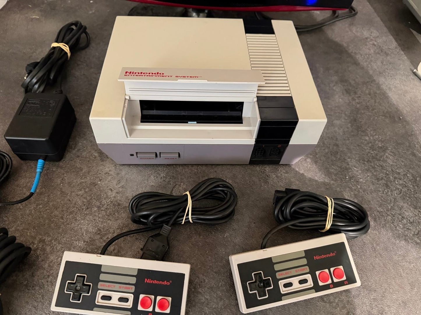 Console Nintendo nes + 2 manettes